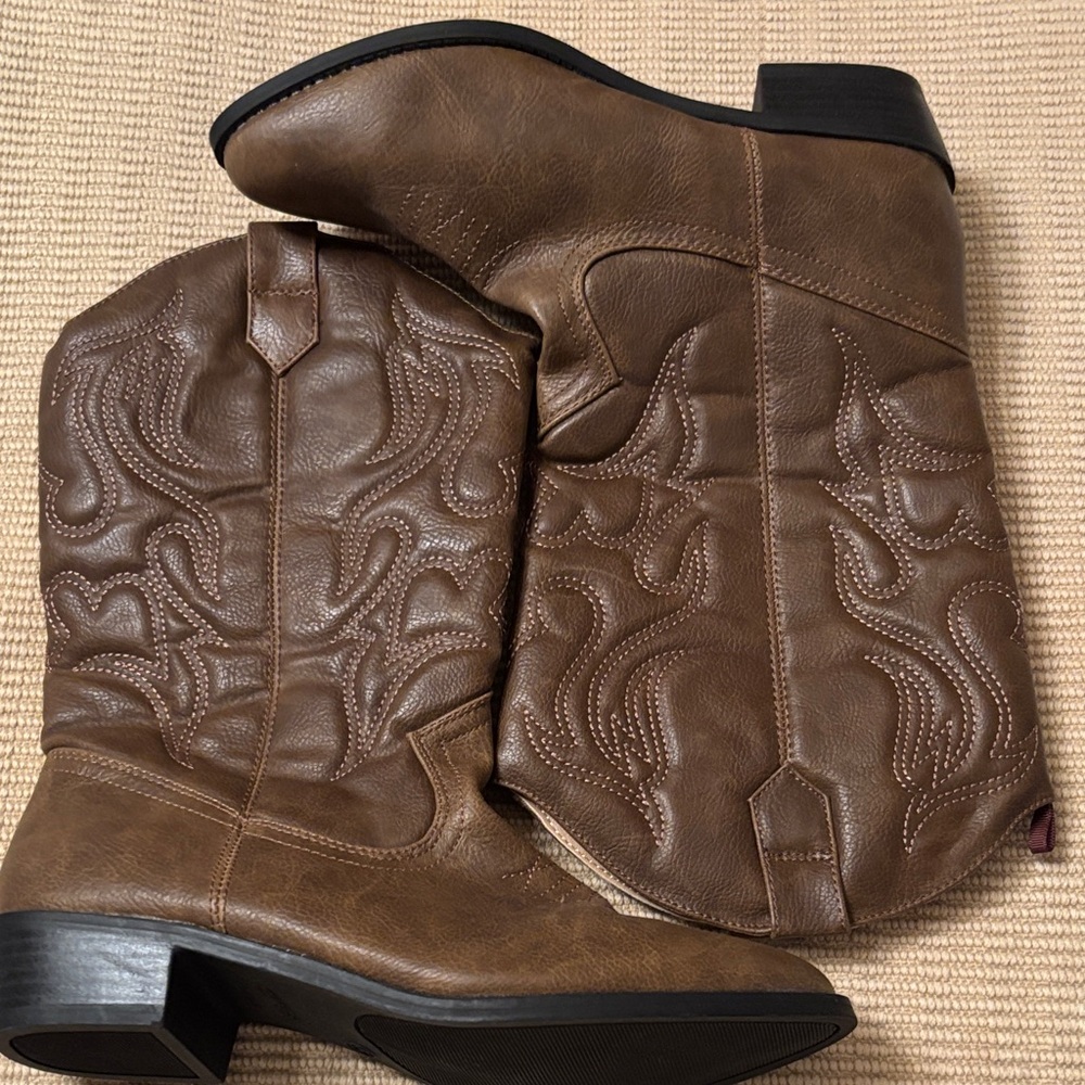 Boots boys/girls new size 3M Faded Glory brown man made materials